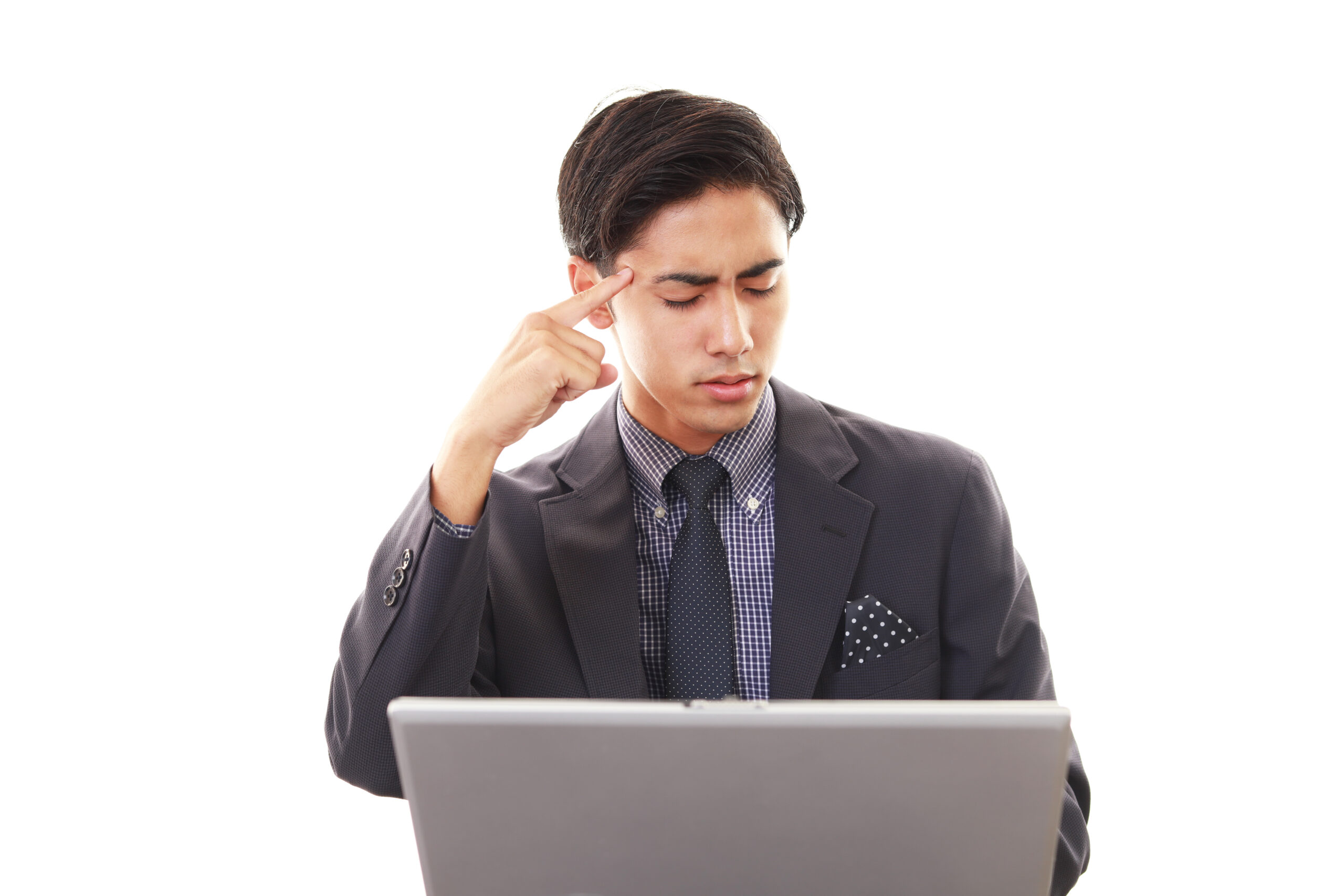 悩む男性